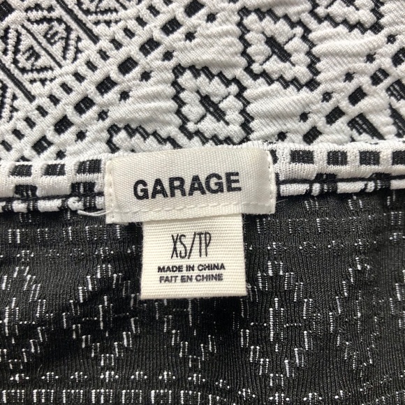 Black and white tank top (a little bit cropped)-XS - Picture 3 of 3